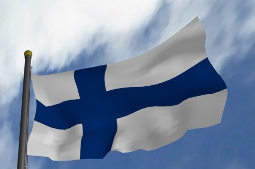 Finnország enyhíti a korlátozásokat, a káosz növekszik